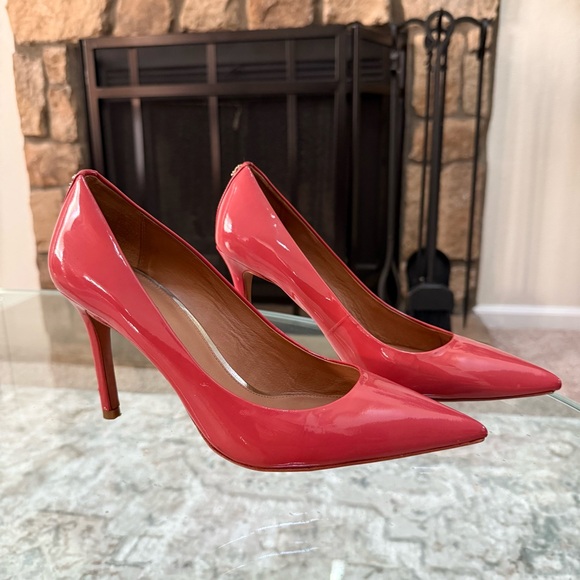 Coach Patent Leather Pink Teddie Pump Heels Size 8.5 - Picture 2 of 10